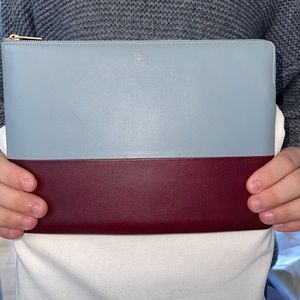 PRE OWNED CELINE SOLO BICOLOR LEATHER CLUTCH BAG